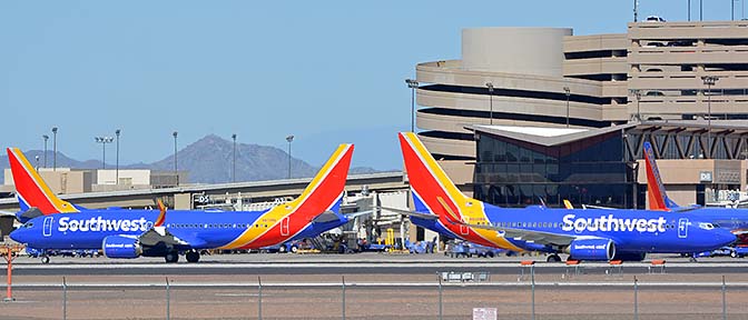 Southwest Boeing 737-8 Max N8708Q and 737-7H4 N939WN, Phoenix Sky Harbor, October 10, 2017